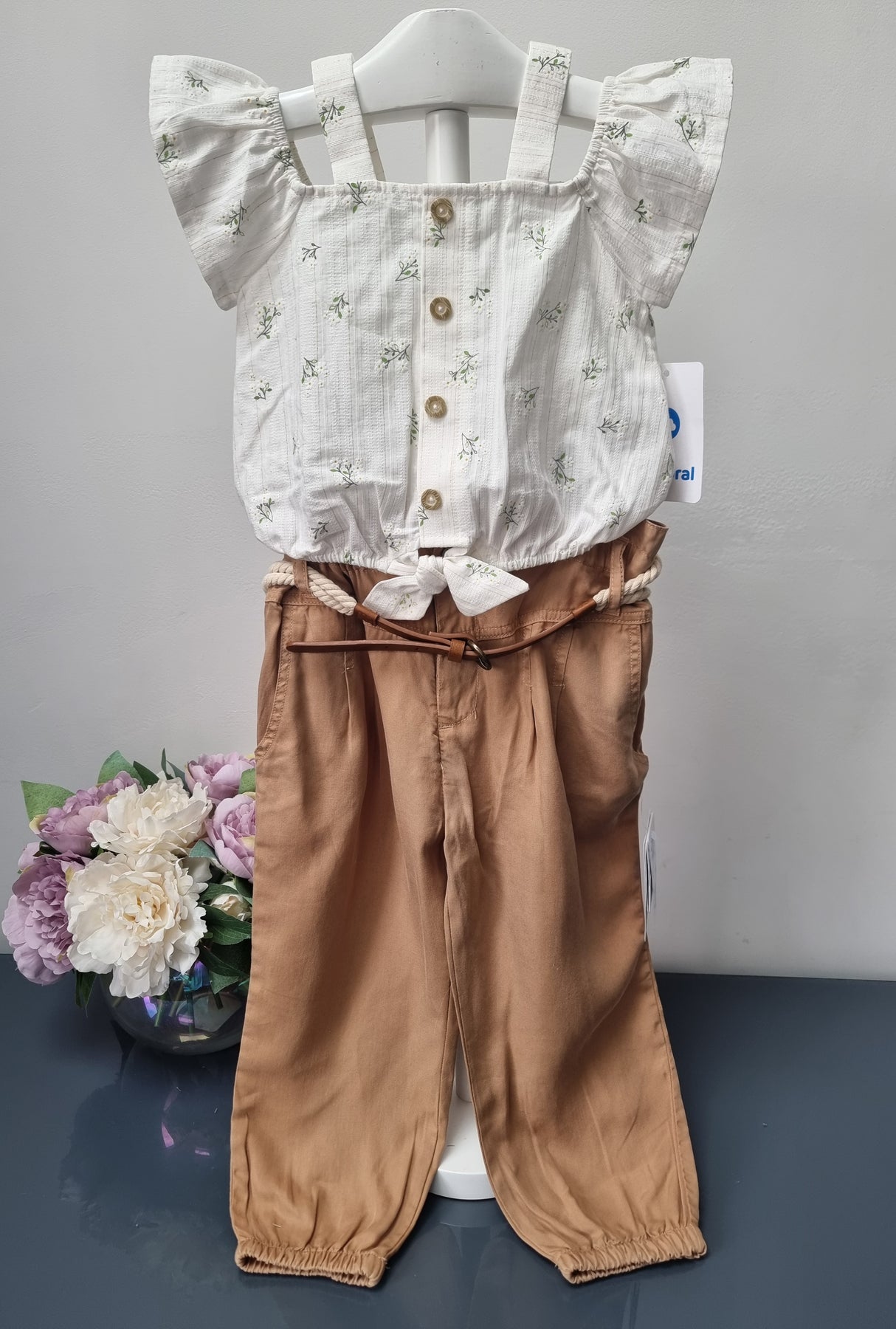 Mayoral Age 4yr Sample camel trouser and floral top