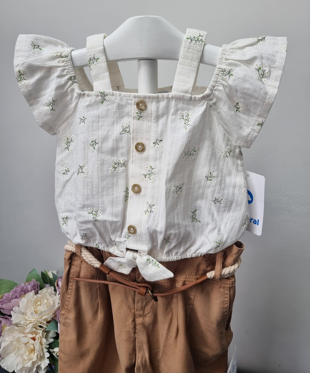 Mayoral Age 4yr Sample camel trouser and floral top
